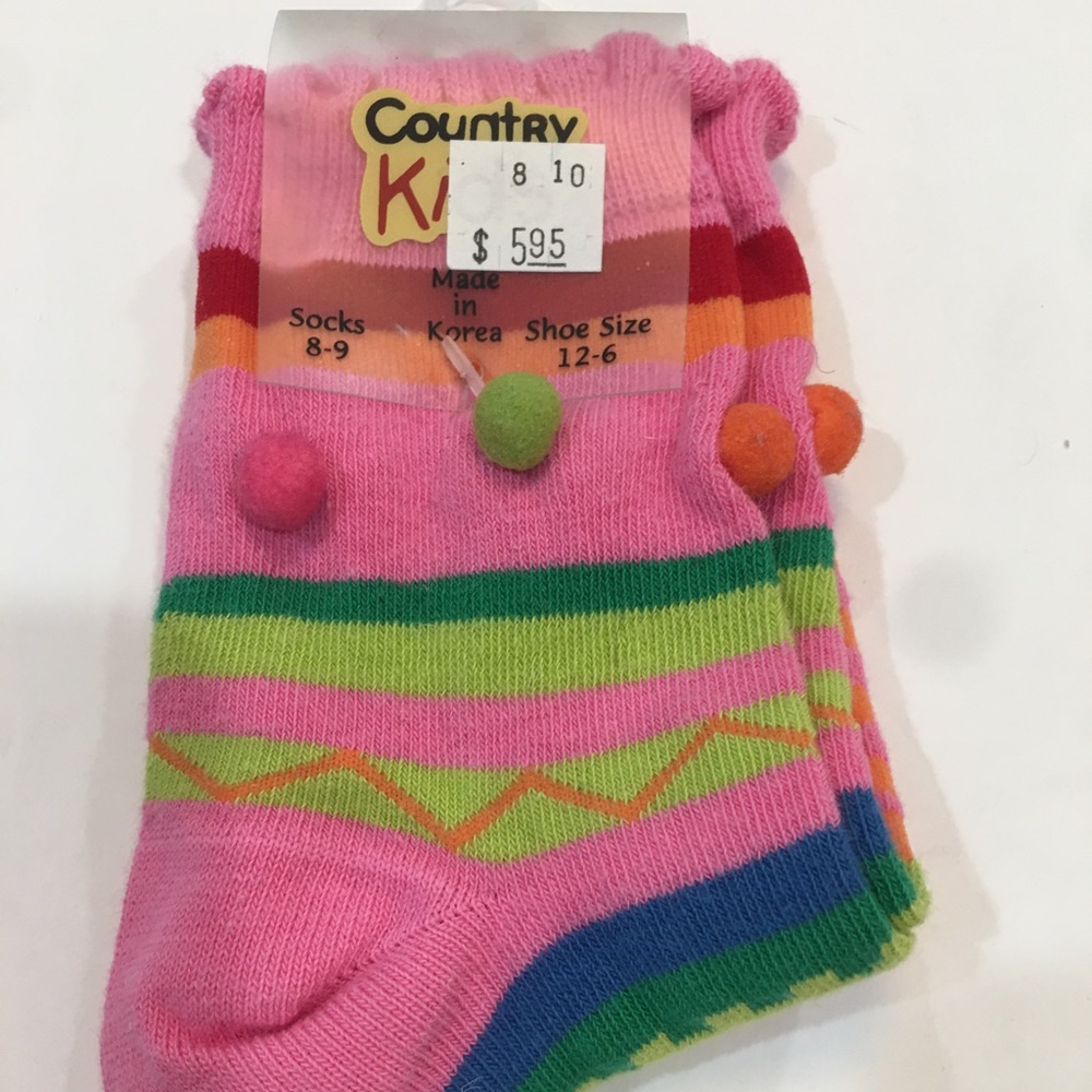 NWT country kids socks.